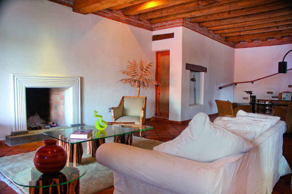 ホテル Hacienda Ucazanaztacua パツクアロ エクステリア 写真