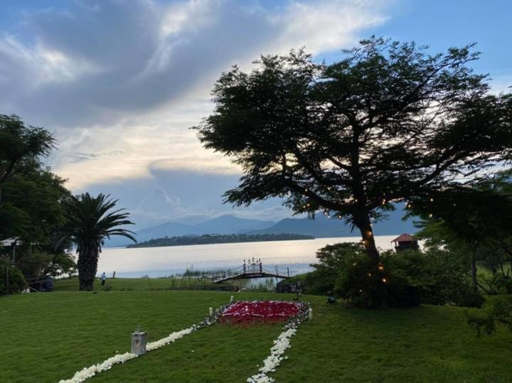 ホテル Hacienda Ucazanaztacua パツクアロ エクステリア 写真