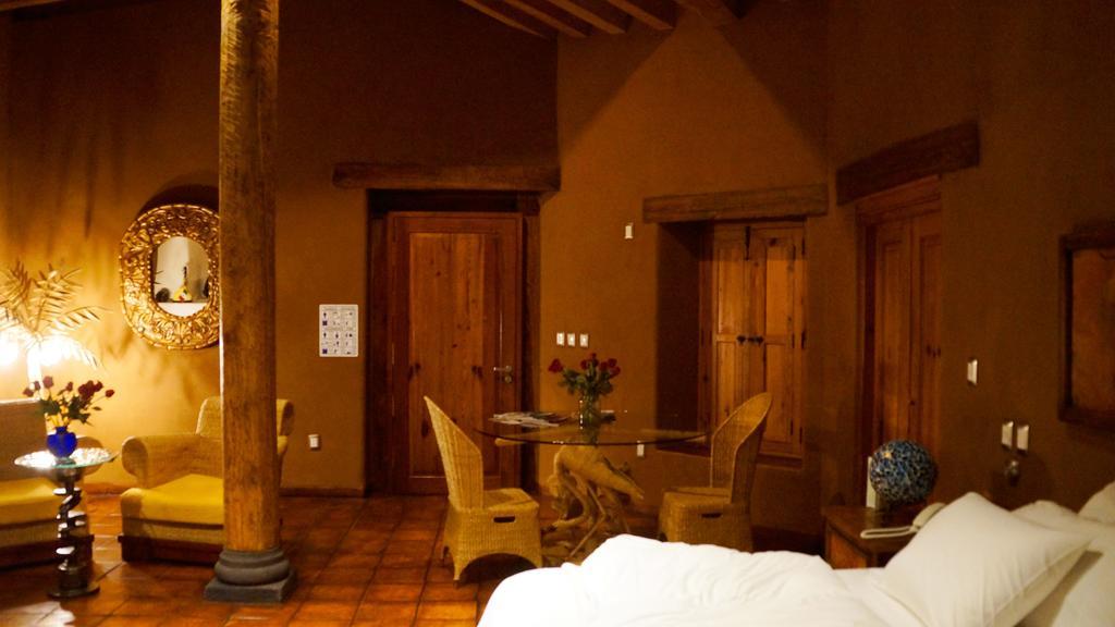 ホテル Hacienda Ucazanaztacua パツクアロ エクステリア 写真