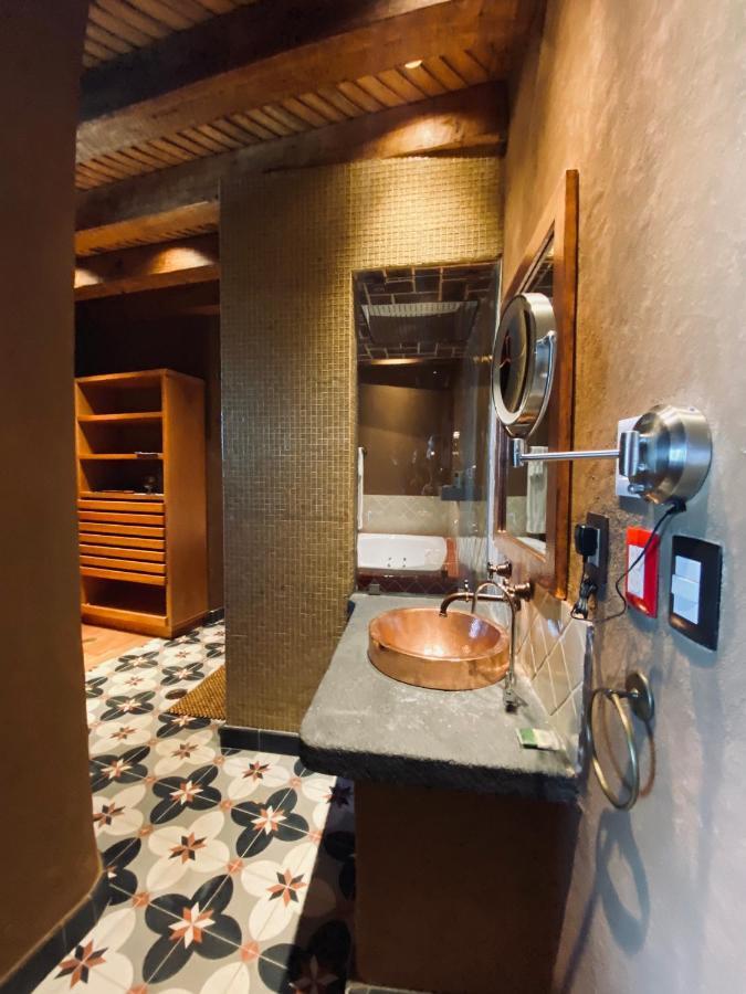 ホテル Hacienda Ucazanaztacua パツクアロ エクステリア 写真
